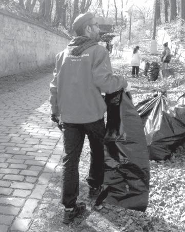 Do akce se zapojilo 16 obyvatel a během pátku nasbírali 18 pytlů odpadu a několik pneumatik.