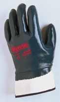 6 10 HYFLEX 11-900 - univerzální rukavice Univerzální pletené v nitrilu máčené rukavice vhodné pro manipulaci v mírně zaolejovaném prostředí s požadavkem na dobrou