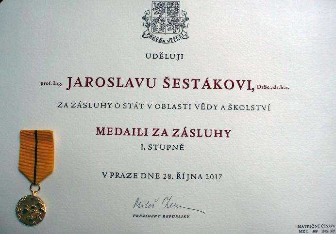 Pan profesor laskavě poskytl kronikářce dvě fota ze soukromého archivu.