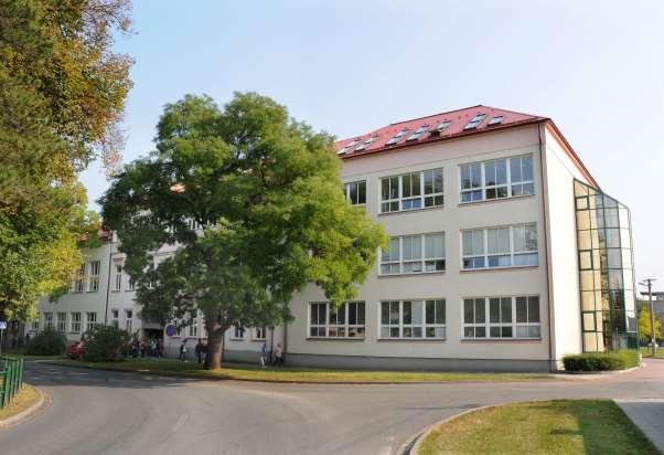 GYMNÁZIUM, KOJETÍN,