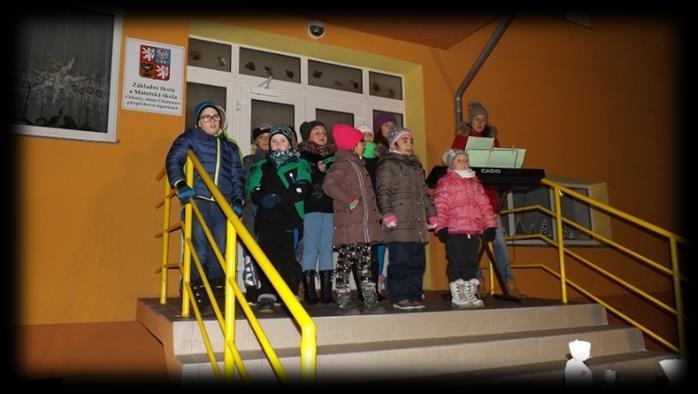 Děti si mohly zatancovat, zasoutěžit s Helenkou Hamplovou a nakonec přišel i čert s Mikulášem a anděly. Pro děti byly připraveny již tradičně mikulášské balíčky plné sladkostí.