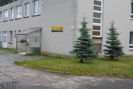 Základní charakteristika zařízení Středisko výchovné péče poskytuje ambulantní a internátní všestranně preventivní výchovnou péči a psychologickou pomoc dětem a mládeži s rizikem či projevy poruch