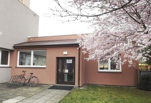 Místní knihovna Bílovice z Rok rekonstrukce: 2009 z Rozsah rekonstrukce: Z nevyhovujících zámeckých prostor se knihovna