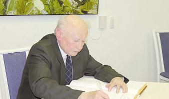 Vybrané pasáže s břitkým a přitom laskavým humorem dali hostům nahlédnout do zákulisí jejího dětství a rodinného života. Velkou poctou pro Humpolec byla návštěva Zábranovy manželky Marie.