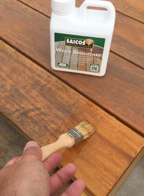 Dřevěné terasy - návod na údržbu Prostudujte si informace jak pečovat o dřevěné terasy a jaké jsou nejčastější příčiny barevných změn dřeva Pečujte o dřevěné terasy nezkušených rukách by mohlo dojít
