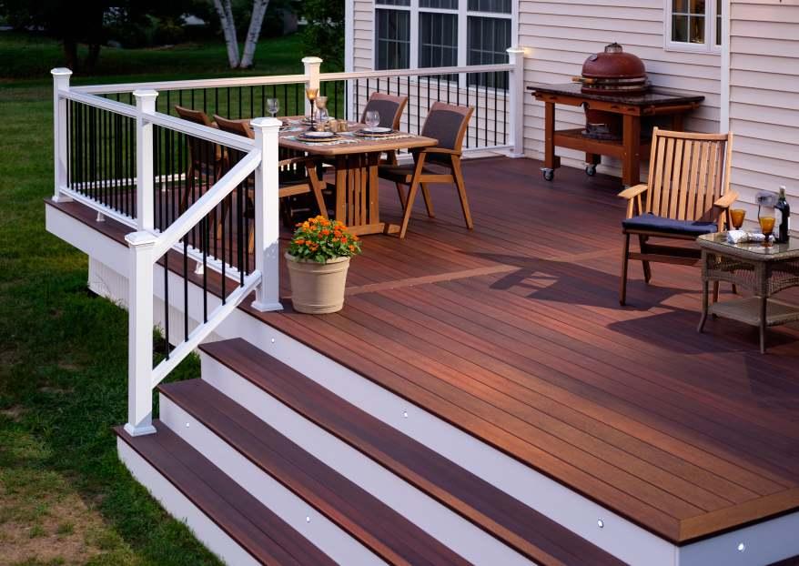 Beautiful outdoor living, built for Life Nejkrásnější dřevoplastové terasy MADE IN USA Americký výrobce Fiberon je světový lídr ve vývoji a inovacích kompozitních materiálů s mnohaletými zkušenostmi