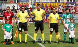 FOTOSTORY FOTOSTORY 34 35 Jak sparťané v Ďolíčku klesli 5) Bohemians 1905 - Sparta 0:0 1) Hostující