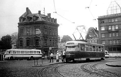 Vsedmdesátých letech předával Cettineo archiv fotografií, negativů a modelů tramvají dalšímu místnímu nadšenci do tramvají, již zmíněnému Gisbertovi Jäklovi. Ten jej utřídil.