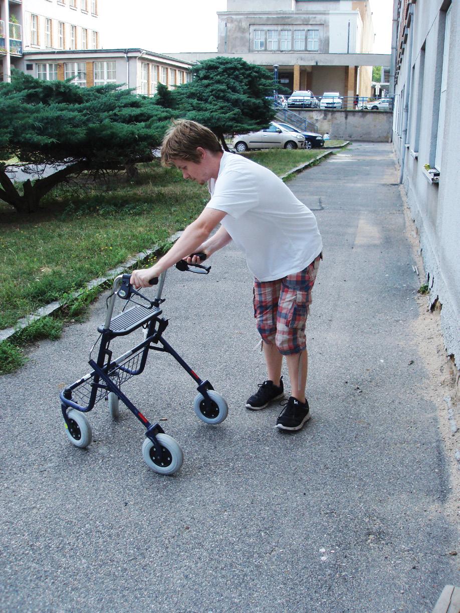 Důležitou částí hole je koncovka je vyrobena z gumy a podobně jako boty, podléhá opotřebení. Doporučujeme ji alespoň dvakrát do roka skontrolovat pohledem a v případě opotřebení vyměnit.