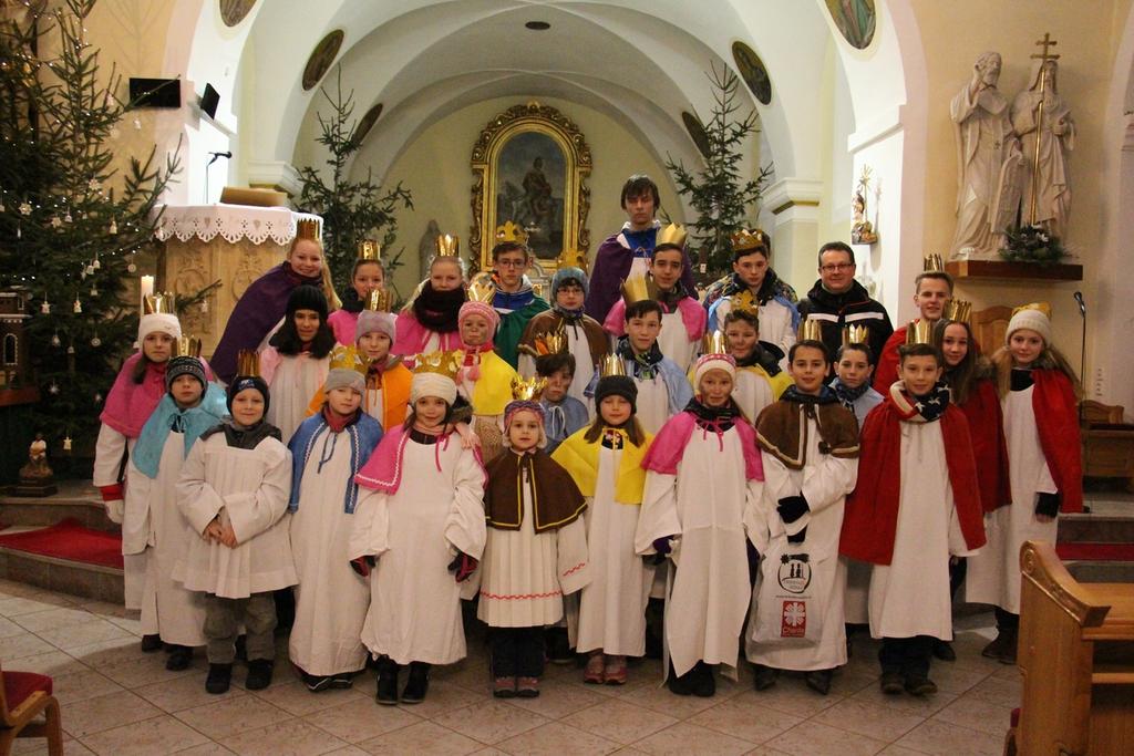 Ze života farnosti Pozlovice Rok 2016 Začátkem ledna byla opět pořádána Českou katolickou charitou Tříkrálová sbírka.