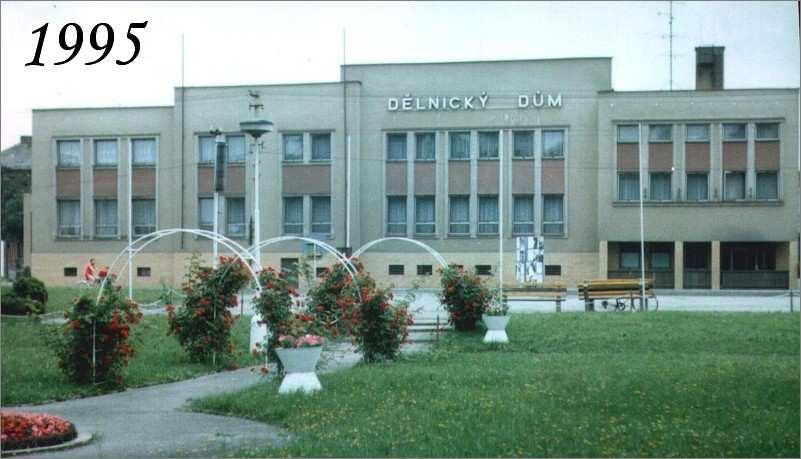 76/02 V místnosti, kde byla původně prodejna Potravního spolku dělníků, mělo do roku 1957 prodejnu družstvo Budoucnost, po něm v letech 1958-1966 státní obchod Pramen.