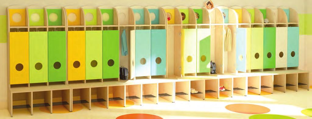 Šatny Foto Šatny jsou díky svému modernímu designu atraktivním doplňkem
