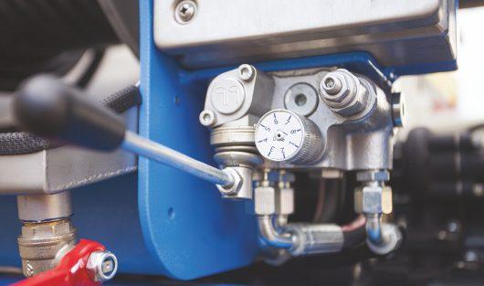 světlo pevné / magnetické l Druhá tlaková hadice místo napouštěcí l Pulzační systém Technická specifikace - varianta motor: Typ UniJet 60/200 UniJet 75/150 UniJet 85/170 UniJet 100/150 UniJet 120/120
