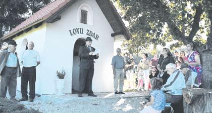 Dále vystoupil jáhen Josef Jonáš, který rovněž vyzýval všechny přítomné, aby si vážili darů přírody, vystupovali proti lidem, kteří znehodnocují krásy přírody odpadky, neboť pečovat o přírodu je v