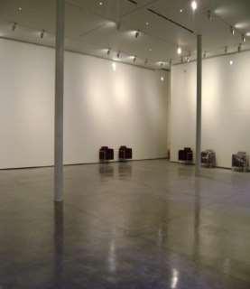 Aplikace cementových a betonových kompozitů v konstrukčních prvcích Obrázek 3-21 Štíhlé sloupy v Musée Toulouse Lautrec v Albi 3.4.