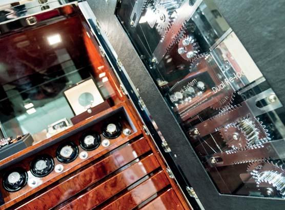 SHOWROOM - NEW LIVING CENTER Herzlich