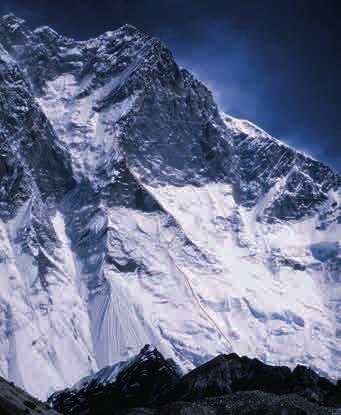 První Čechy a Čechoslováky dostoupený himálajský vrchol byla na podzim téhož roku Annapúrna IV (7525 m n.m.) českou expedicí starých chlapů ze Skaláku.