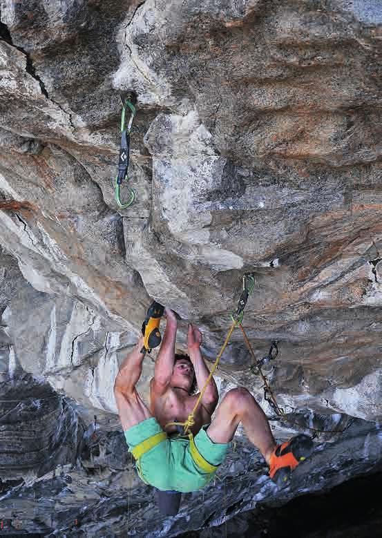 UDÁLOSTI ROKU 2017 V březnu vyrazili juniorští alpinisté pod vedením Honzy Zbranka do Wadi Rum Tereza Svobodová a Petra Růžičková přelezly pětisetmetrovou cestu Rock Empire