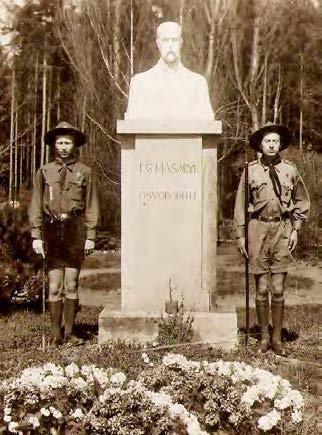 Slavnostní otevření připadlo na říjen 1938, téměř současně začala mobilizace a i nad Újezdem se stahovala mračna předzvěsti nové války.