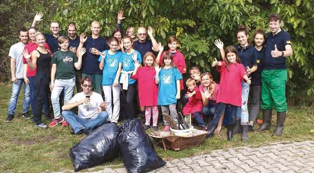 Dvě brigády v Újezdě Sobota 15. 9. 2018 byla Celosvětovým úklidovým dnem, s účastí cca 400 organizátorů z ČR, doprovodnými soutěžemi a akcemi, dokonce s on-line mezinárodním přenosem.