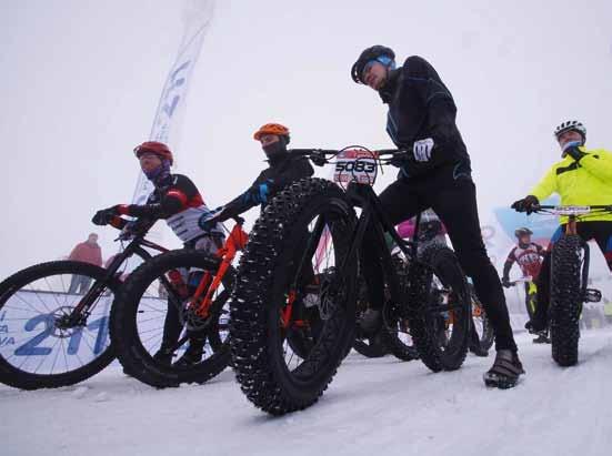 Špičákem a cílem. Třetí místo obsadil vítěz sobotního závodu volnou technikou Němec Toni Escher. Mezi ženami na trati 31 km dominovala německá závodnice Ulla Hornfeck.
