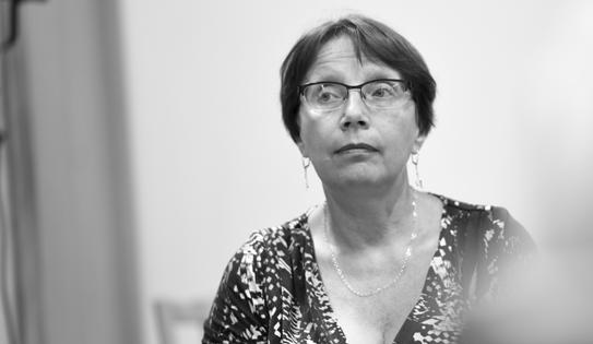 Uvedení této hry je daleko více společenským než uměleckým činem Hra Ferdinanda von Schiracha Teror už má za sebou na scéně Divadla ABC několik repríz.