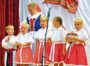 Dnes má Háječek téměř třicet členů a nechybí při žádné kulturní události v obci. (KET) DALŠÍ FOTOGRAFIE NA idobryden.