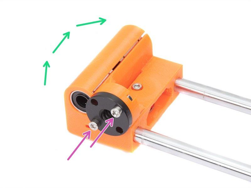 Step 6 Osa X: trapézové matky motorů (2. část) Opatrně otočte osu X na zadní stranu.