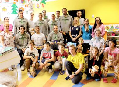 Chtěla bych moc poděkovat za každoroční přízeň a za všechno, co pro nás klub dělá, uvedla MUDr. Renata Přibíková, pověřená vedením děčínského dětského oddělení.