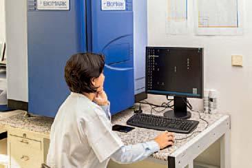 The students learn experimental techniques and methodologies of scientific research while working in the laboratories under the guidance of experienced researchers and preparing their bachelor s,