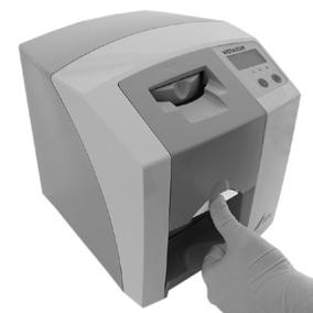 19.5 VistaScan Mini 1 Poškození VistaScan Mini Kapalina se nesmí dostat dovnitř do přístroje, proto nepostřikujte Vista- Scan Mini dezinfekčními a čisticími roztoky!