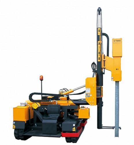 5.2 Beranidlo svodidlových sloupků typ: hmotnost: hmotnost kladiva: hydraulický průtok: využití: Staves 800 HD 3,90 t 300 kg 95 l / min beranění