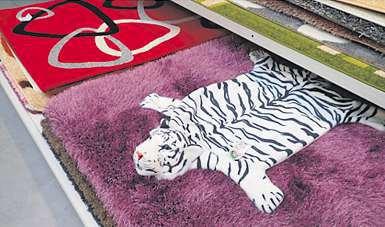 Černá tiger sex stroj turné
