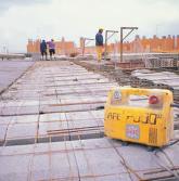 Frekvence 42 V ~200 Hz 42 V ~200 Hz Výstup Výkon 1,0 kva 1 A 1,0 kva 1 A 1,6 kva 24 A 1,6 kva 24 A Maximální počet