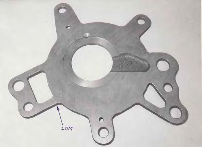 Mechanické poškození odlitku litinového víčka (EN GJL)