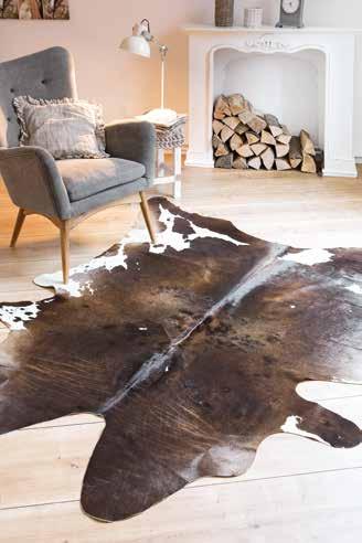 : 23069893, 23072680) KUSOVÝ KOBEREC IN LEATHER PATCHWORK více
