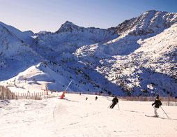 snowboardových přileb. Vrchní skelet přilby je pomocí speciální technologie při vysoké teplotě nalisován přímo na polystyrenovou skořepinu. Přilba může mít menší hmotnost a získá luxusní vzhled.