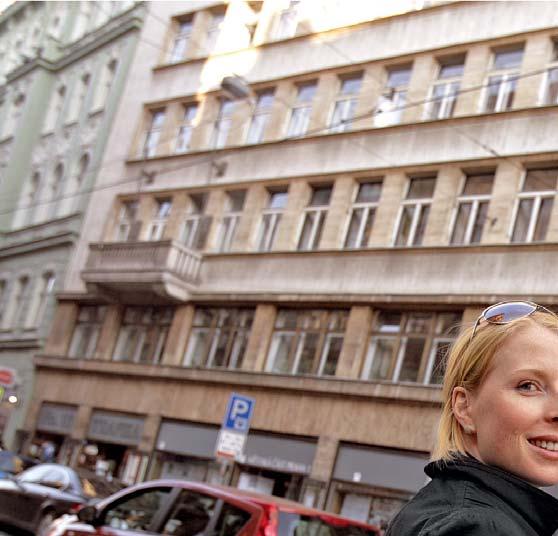 P O L I T I K A Jste bez práce? Staňte se véčkařem! Část véčkařů vstoupila do strany díky inzerci na pracovních webech.