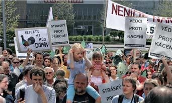report N Á R O D N Í P A R K Š U M A V A Chalupa zakázal zakázané Stráského obrana proti kůrovci je experiment, který si koleduje o trestní oznámení Byl Zelený čtvrtek, v devíti šumavských hospodách