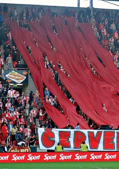 monitor F O T B A L Sešívaný tunel Situace v zadlužené Slavii začíná nápadně připomínat kauzu Bohemians, včetně očisty klubu PRAPODIVNÁ HROMADA V posledních třech sezonách slavila fotbalová Slavia