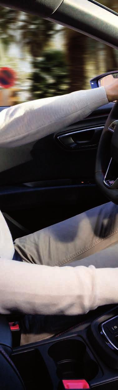 VNĚJŠÍ DESIGN Tvary přivedené k dokonalosti. NOVÝ SEAT LEON VYZAŘUJE SUVERÉNNÍ STYL S PEČLIVĚ NAVRŽENÝM DESIGNEM, ZALOŽENÝM NA MODERNÍCH A AERODYNAMICKÝCH TVARECH.