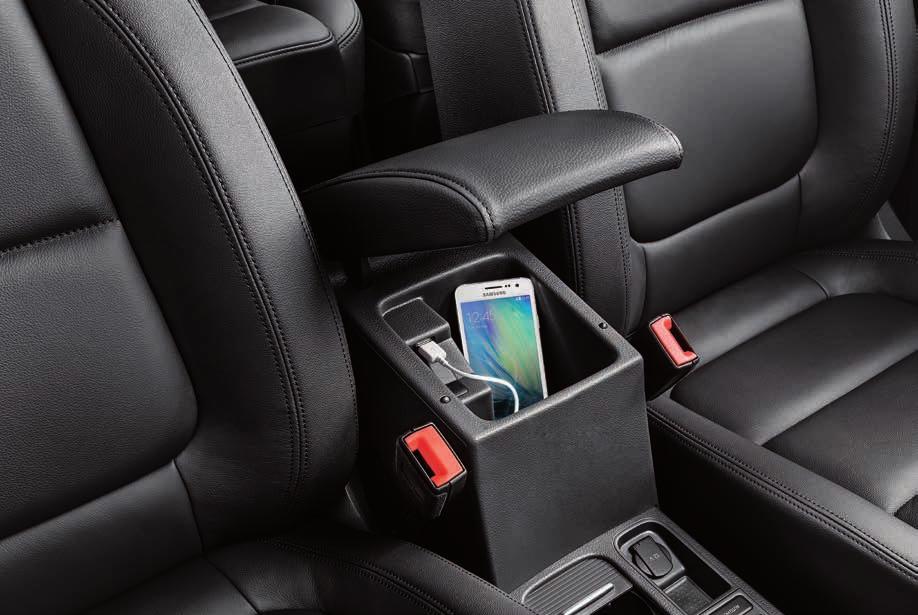 Pomocí systémů MirrorLink, Apple CarPlay a Android Auto * můžete ovládat svůj svět na 6,3" barevném dotykovém