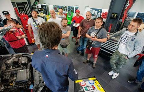 NEJNOVĚJŠÍ NABÍDKA ODBORNÝCH ŠKOLENÍ školení V PROSINCI & workshopy Vybírejte z aktuálního kalendáře školení,