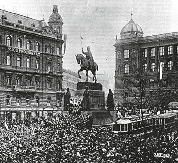 Západní fronta, kterou Německo chtělo hlavně bleskově zničit Francii, byla poslední, kde utichlo válečné běsnění. Byla to fronta nejkrvavější i s dalšími smutnými nej-.