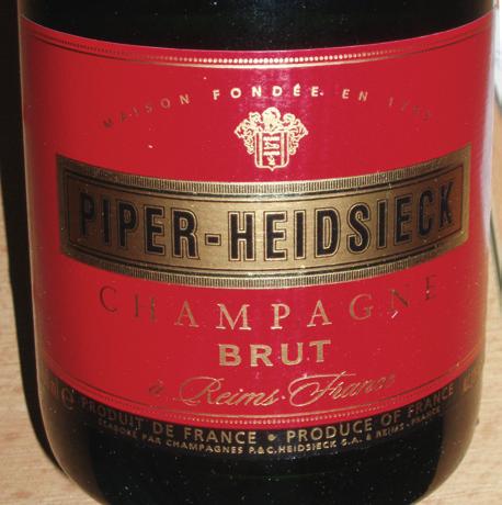 Šampanské Piper Heidsieck Brut Champagne 0,75l 12% 60,- Eur Tento skvelý nápoj sa vyrába z hrozna asi 50-tich rôznych viníc v oblasti Champagne.