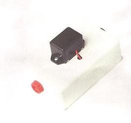 Zapojenie modulu LED Zapojte červený konektor z fotovoltaického panelu do červenej zásuvky na module LED. Zapojte čierny konektor do čiernej zásuvky. Položte PV článok pod slnečné svetlo alebo lampu.