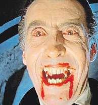 Nese prostý název Dracula ahlavní roli krvelačného knížete ztvárnil herec Béla Lugosi, maďarský přistěhovalec.
