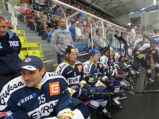 Počasí: stanice Mošnov Průměrná měsíční teplota 20,3 C, srážky 107,0 mm a trvání slunečního svitu 258,2 hodin. SRPEN 3. 8.