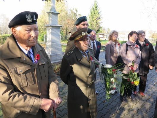 První třetina byla jasně v režii domácího celku, ale AZ dokázal z velkého tlaku vytěžit pouze jednobrankové vedení.