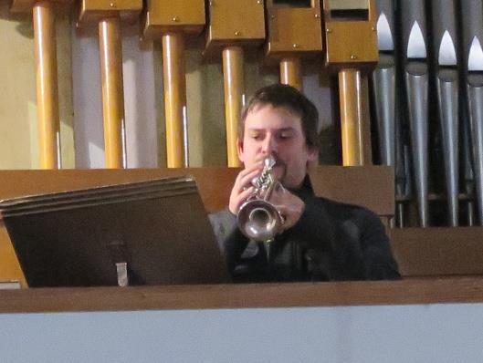 Je to náš letošní první adventní koncert. Zpívalo se nám výborně.
